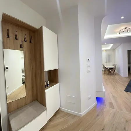 Hajdi Q & U * Merano